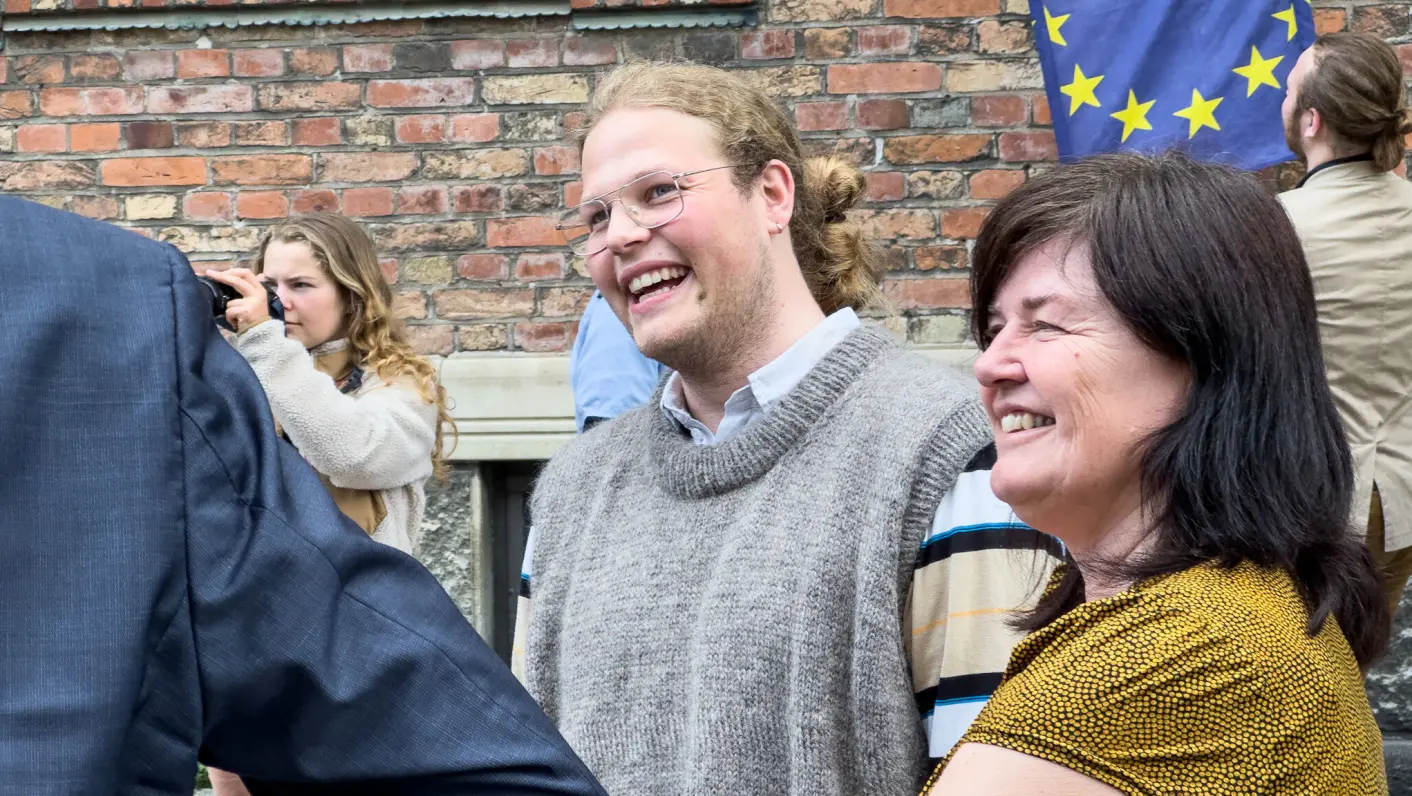 Bo Sösemann mit der SF-Politikerin Karina Lorentzen Dehnhardt.