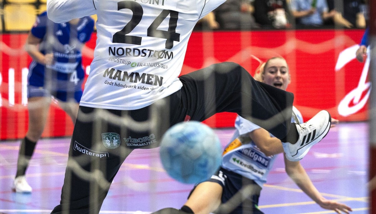 Liga-Handballerin bei SC Saxburg auf der Trainerbank
