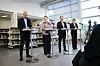 Die Sozialdemokratie präsentiert in einer Schulbibliothek das Bildungsprojekt „Lilleskolen“.