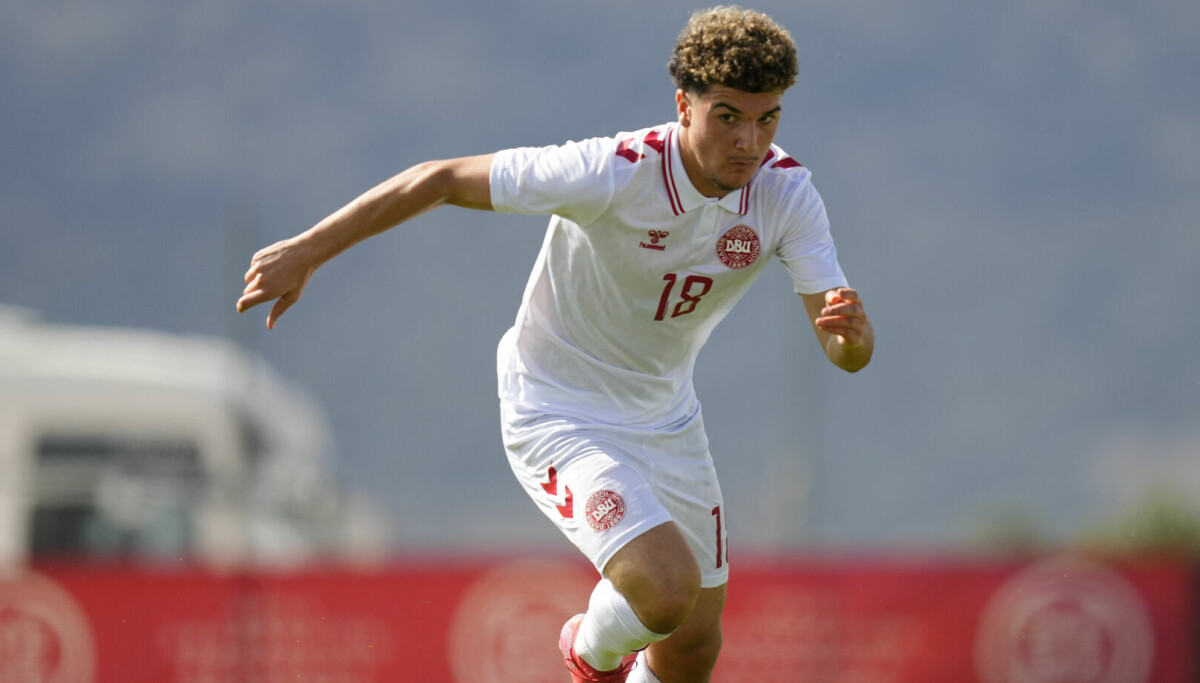 Sønderjyske will sign U17 national player.