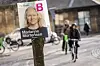 Wahlplakat der Radikale Venstre für Marianne Mortensen an einem Baum auf einer Straße in Kopenhagen.