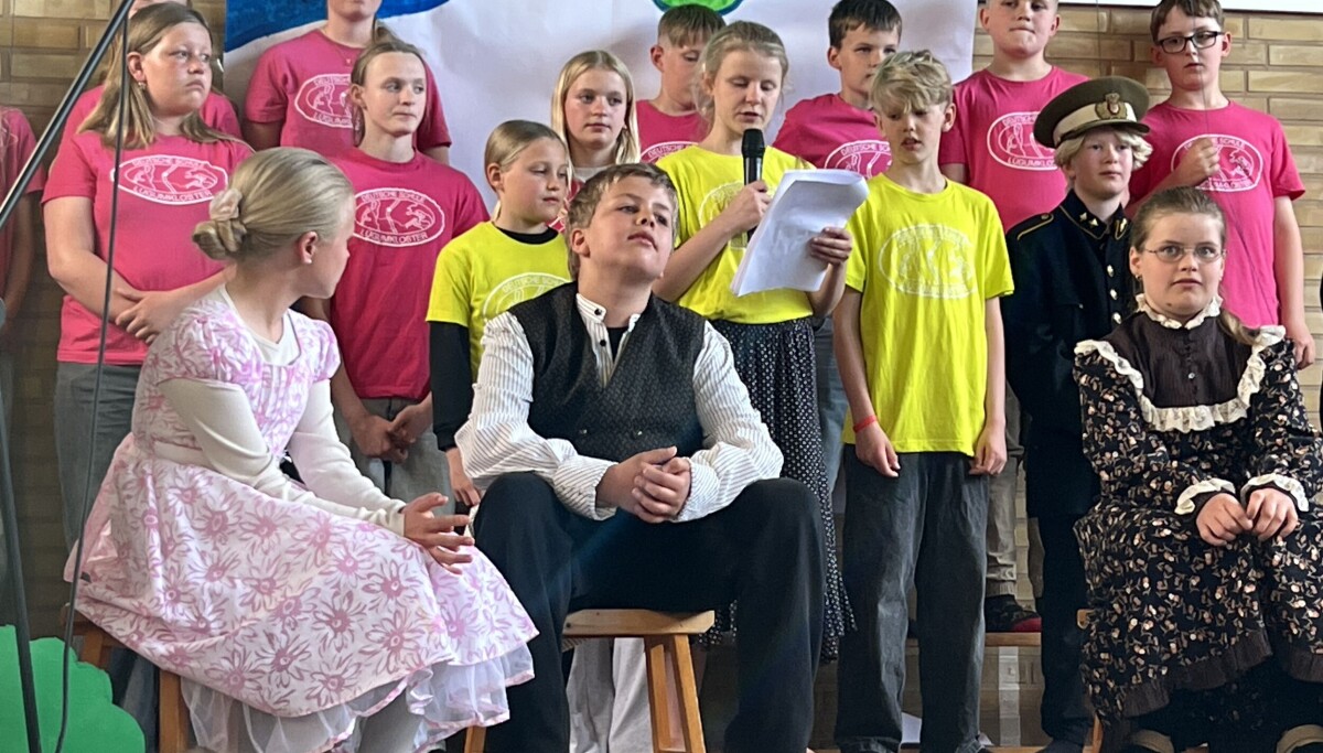 Children tell borderland history with heart and music